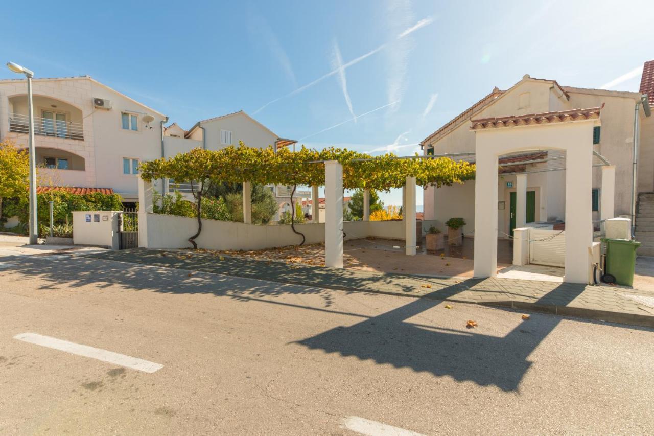 Apartments Lux Bol Esterno foto