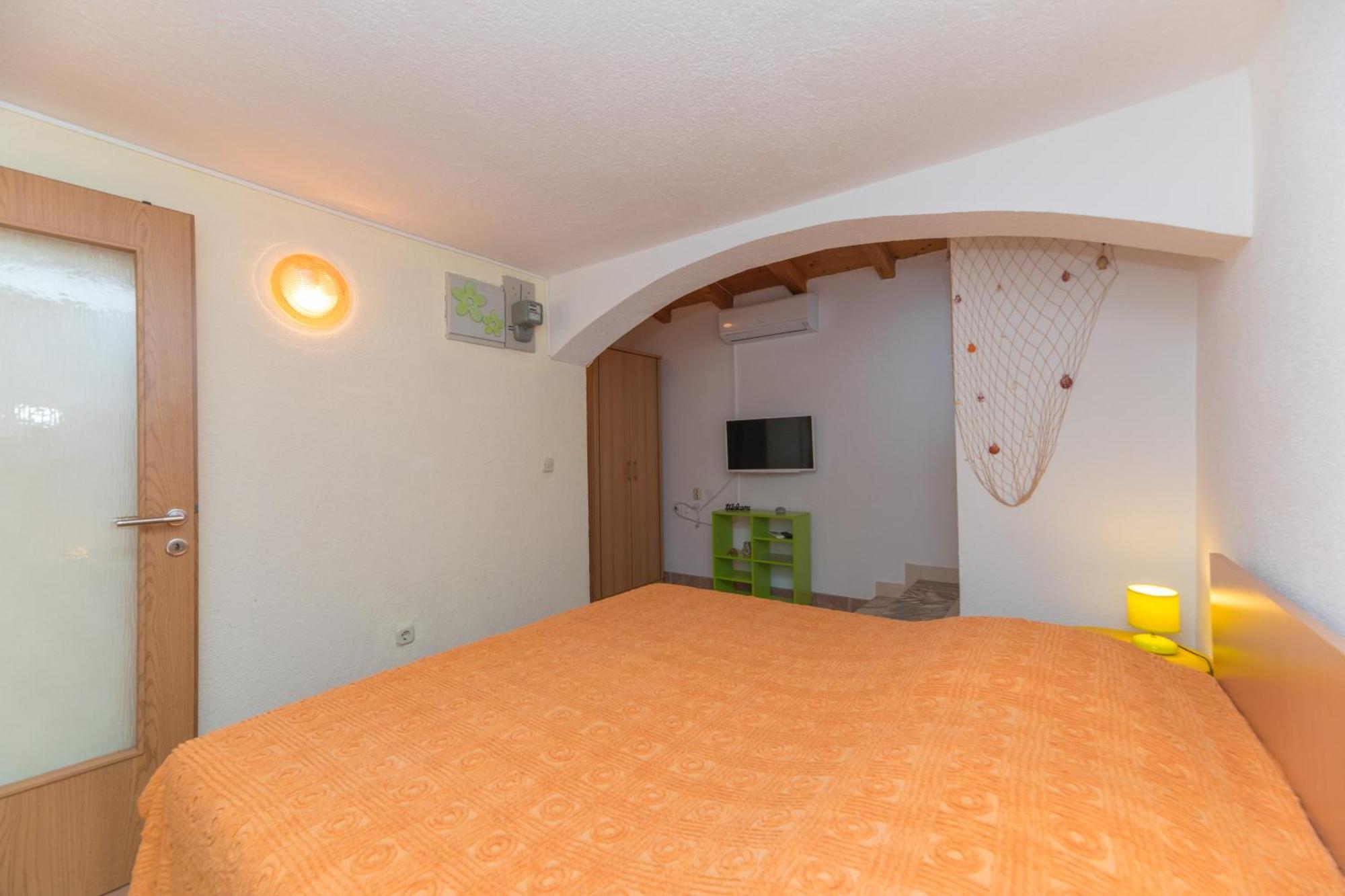 Apartments Lux Bol Esterno foto
